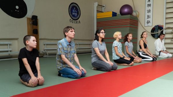 Спорт для всех: КВШП организовала серию тренировок по айкидо для людей с нарушениями слуха