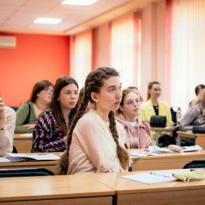 Сотрудники КВШП провели неделю РЖЯ в Астраханском государственном университете