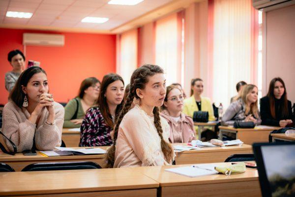 Сотрудники КВШП провели неделю РЖЯ в Астраханском государственном университете